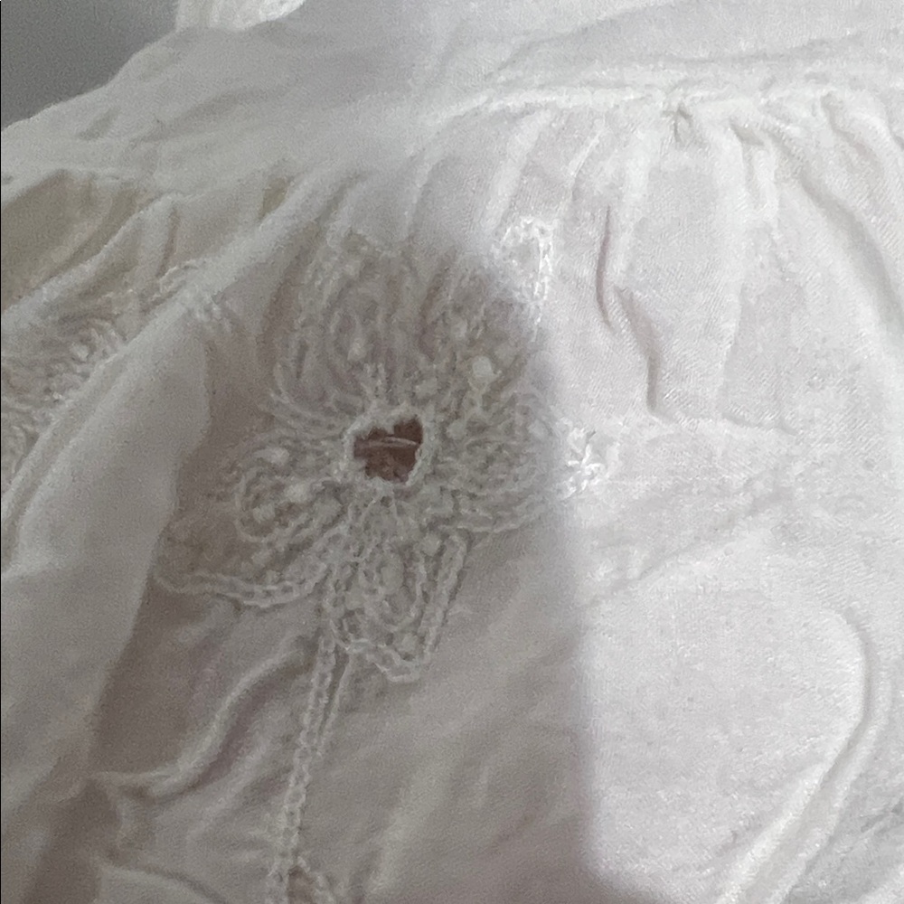 Elegant White Women's Skirt - Picture 5 of 6